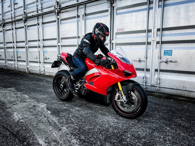 DUCATI PANIGALE V4S