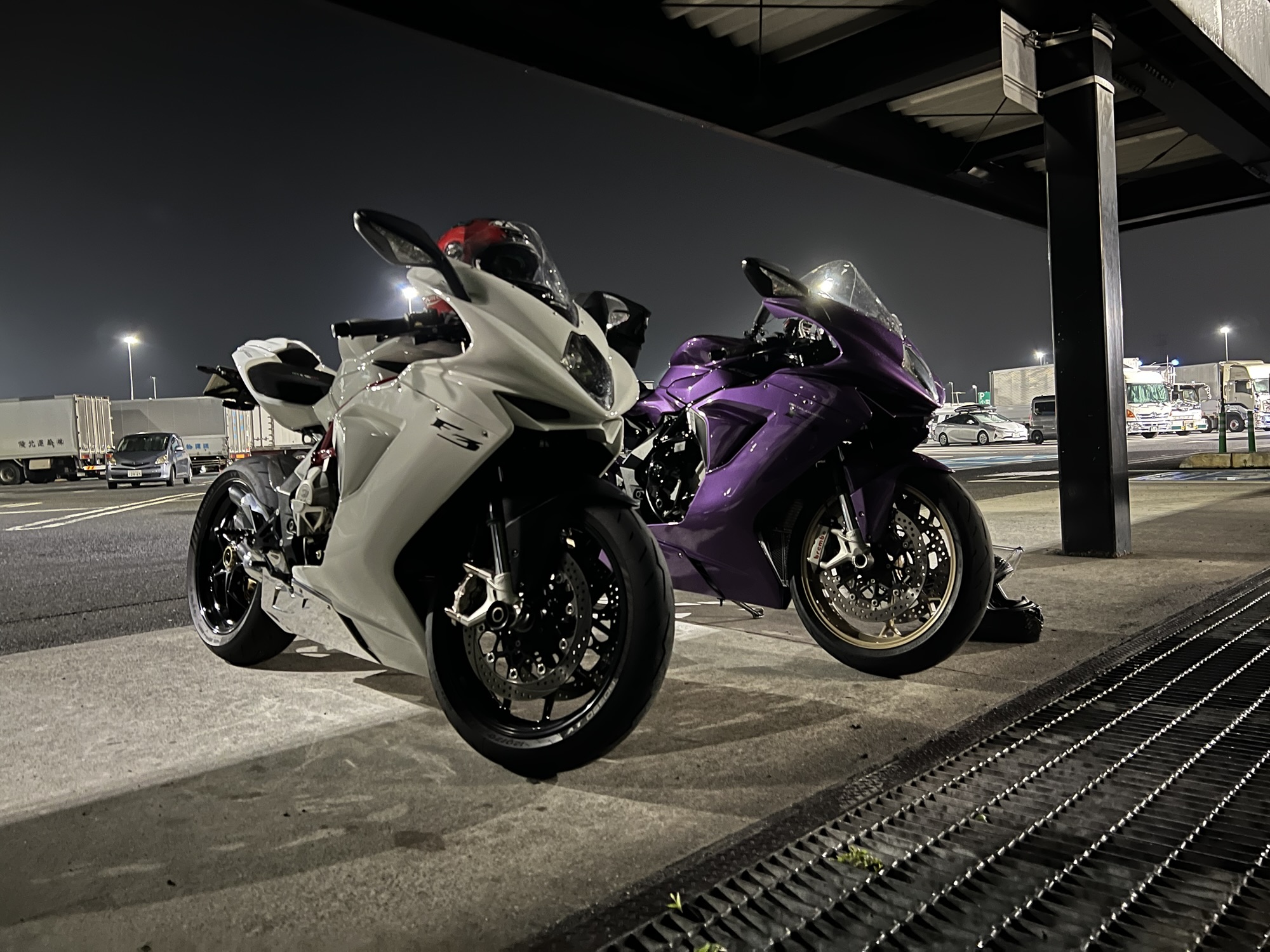 MV AGUSTA F3 675 x F3 800